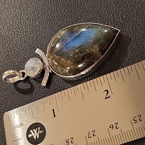 Beautiful Labradorite & Moonstone Pendant - Picture 7 of 7